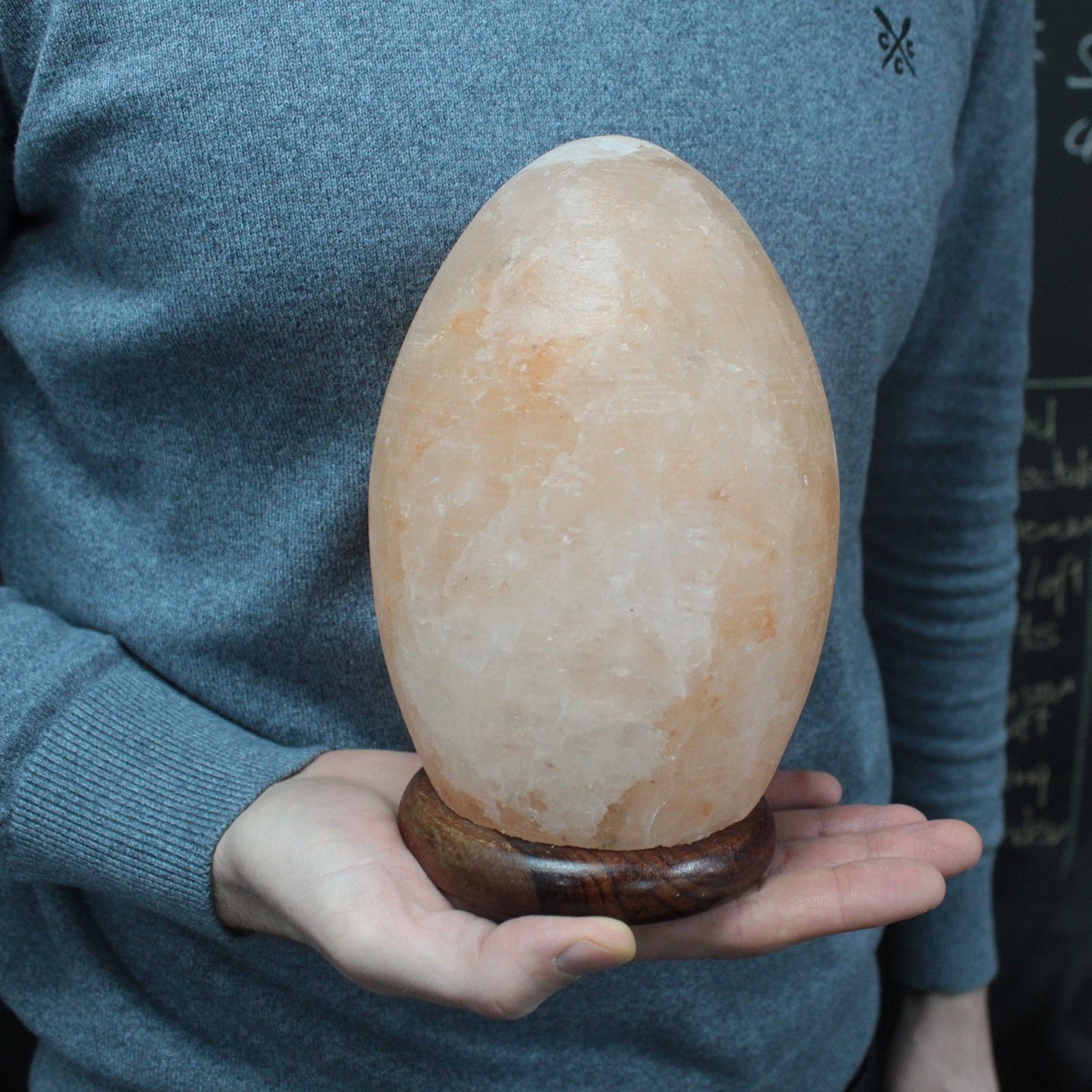 Zoutlamp Ei met Houten Voet