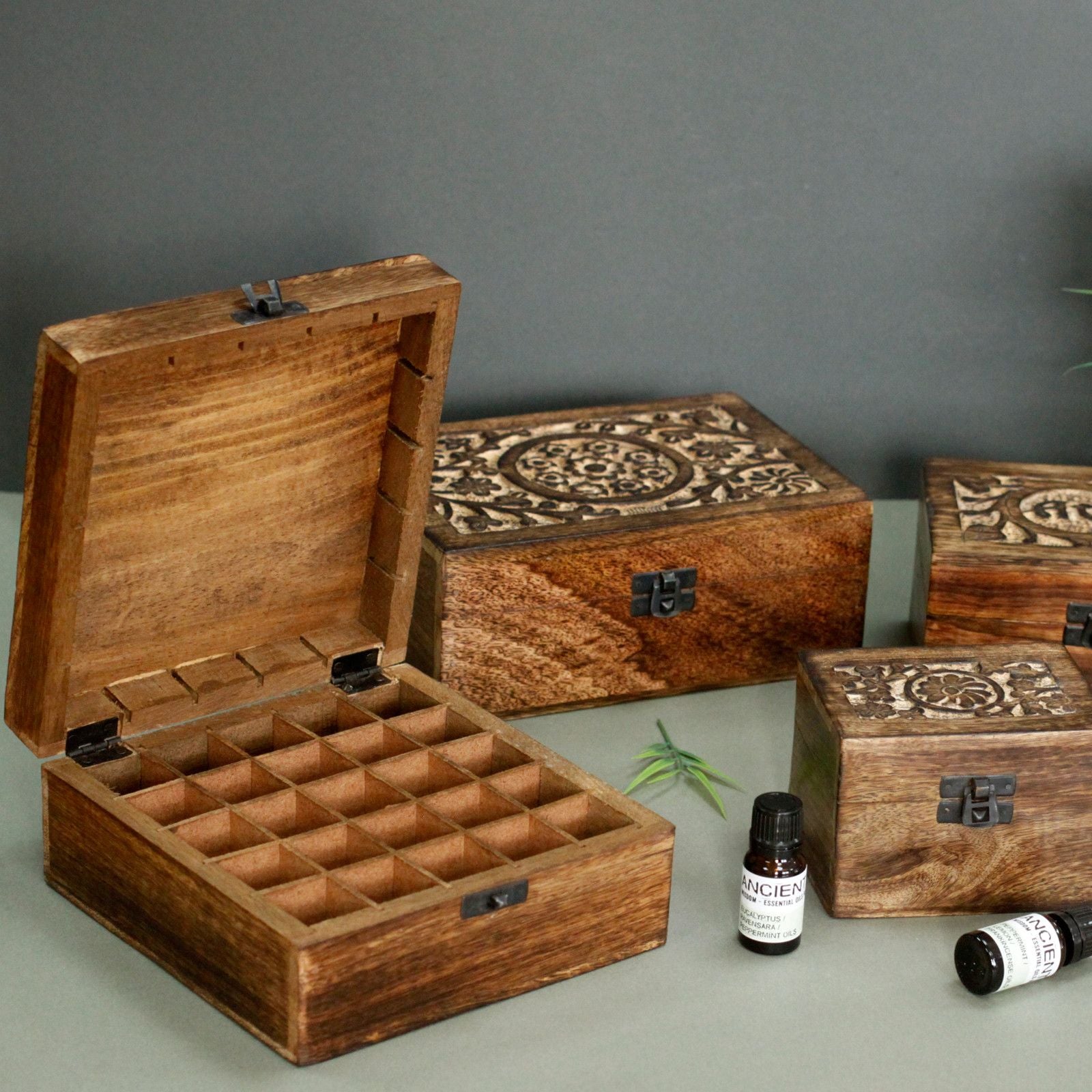Mango Houten Box voor Etherische Oliën – Bloemmotief